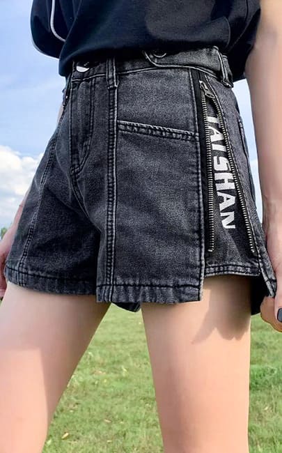 4✮- NLFRY2690 - Denim Shorts