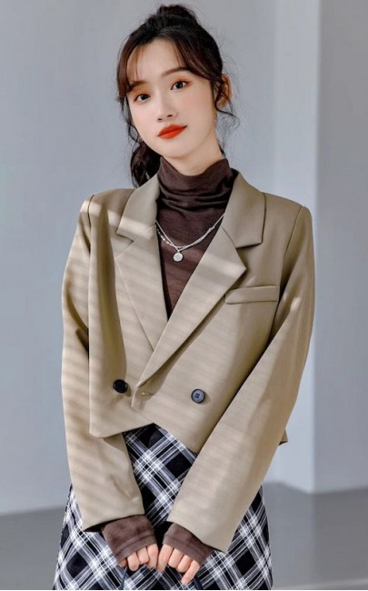 4✮- NYFPF19230 / BY565 - Crop Coat